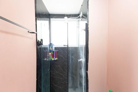 Banheiro  de apartamento à venda com 2 quartos, 40m² em Jardim Recanto Verde, São Paulo