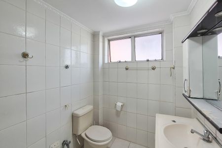 Apartamento à venda com 66m², 2 quartos e 1 vaga Apartamento à venda com 66m², 2 quartos e 1 vagaBanheiro Social