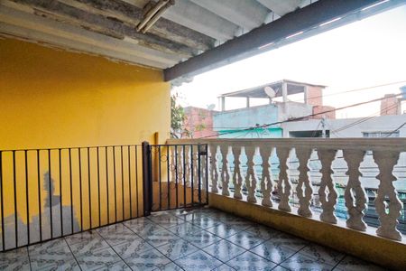 Casa para alugar com 160m², 3 quartos e 1 vaga Casa para alugar com 160m², 3 quartos e 1 vagaVaranda
