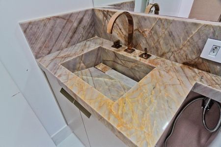 Apartamento à venda com 133m², 3 quartos e 2 vagasBanheiro da Suíte 2