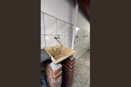 Área de Serviço de casa para alugar com 2 quartos, 100m² em Vila Humaita, Santo André
