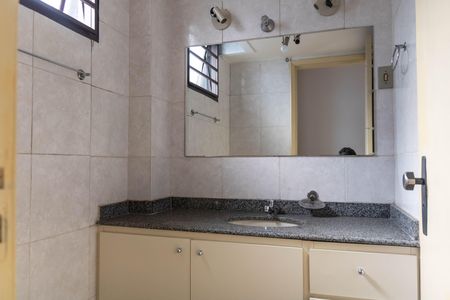 Apartamento para alugar com 120m², 3 quartos e 1 vaga Apartamento para alugar com 120m², 3 quartos e 1 vagaBanheiro da Suíte