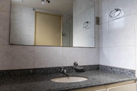 Apartamento para alugar com 120m², 3 quartos e 1 vaga Apartamento para alugar com 120m², 3 quartos e 1 vagaBanheiro da Suíte