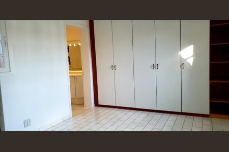 Casa para alugar com 4 quartos, 420m² em Residencial Tres (Alphaville), Santana de Parnaíba