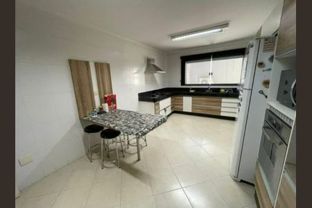 Foto 05 de casa à venda com 4 quartos, 300m² em Vila Mariza Mazzei, São Paulo