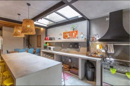 Casa à venda com 3 quartos, 240m² em Pompeia, São Paulo