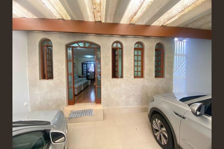 Casa à venda com 166m², 2 quartos e 3 vagas Casa à venda com 166m², 2 quartos e 3 vagasGaragem