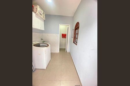Casa à venda com 166m², 2 quartos e 3 vagas Casa à venda com 166m², 2 quartos e 3 vagasLavanderia