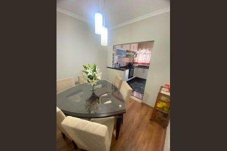 Casa à venda com 166m², 2 quartos e 3 vagas Casa à venda com 166m², 2 quartos e 3 vagasCopa espaçosa