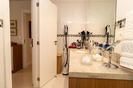 Apartamento à venda com 95m², 3 quartos e 1 vagaBanheiro da Suíte