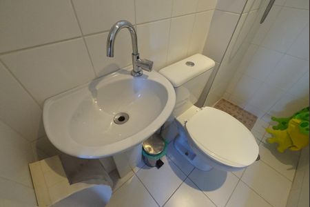Banheiro de serviço de apartamento para alugar com 4 quartos, 242m² em Ipiranga, São Paulo