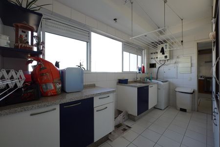 Apartamento para alugar com 242m², 4 quartos e 4 vagasÁrea de Serviço