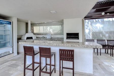 Apartamento para alugar com 242m², 4 quartos e 4 vagas