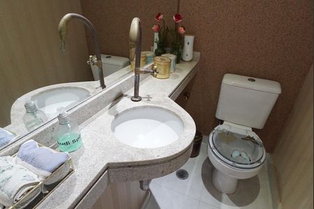 Apartamento para alugar com 242m², 4 quartos e 4 vagasLavabo
