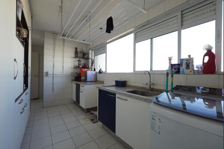 Apartamento para alugar com 242m², 4 quartos e 4 vagasÁrea de Serviço