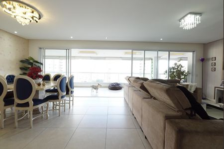 Apartamento para alugar com 242m², 4 quartos e 4 vagasSala