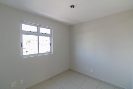 Apartamento à venda com 2 quartos, 84m² em Heliópolis, Belo Horizonte