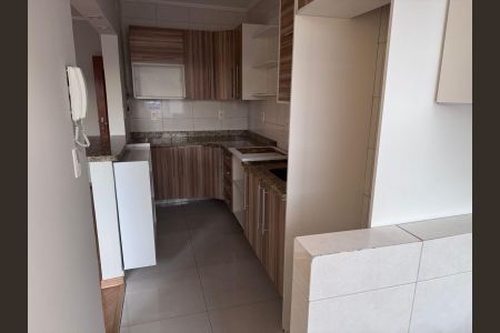 Cozinha de apartamento para alugar com 2 quartos, 59m² em Sarandi, Porto Alegre