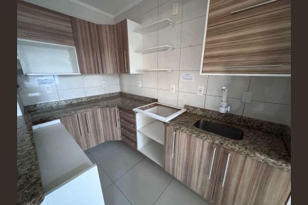 Cozinha de apartamento para alugar com 2 quartos, 59m² em Sarandi, Porto Alegre