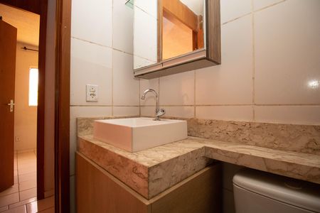 Banheiro Social de apartamento à venda com 2 quartos, 55m² em Riacho Fundo Ii, Brasília
