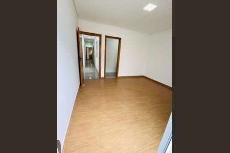 Casa à venda com 3 quartos, 220m² em Vila Esperança, São Paulo