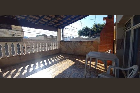 Casa à venda com 200m², 2 quartos e 1 vaga