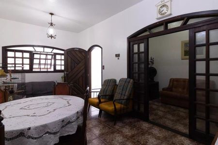 Casa à venda com 120m², 5 quartos e 3 vagas