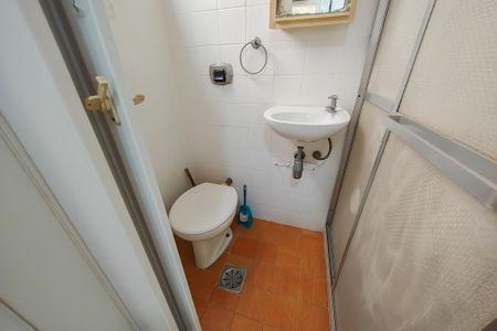 Apartamento para alugar com 95m², 2 quartos e 1 vaga Apartamento para alugar com 95m², 2 quartos e 1 vagaBanheiro de Serviço