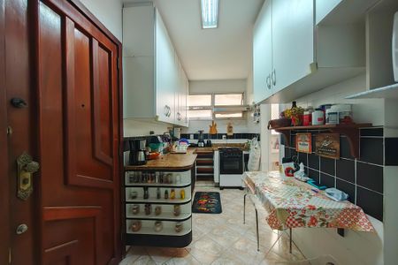 Apartamento para alugar com 95m², 2 quartos e 1 vaga Apartamento para alugar com 95m², 2 quartos e 1 vagaCozinha