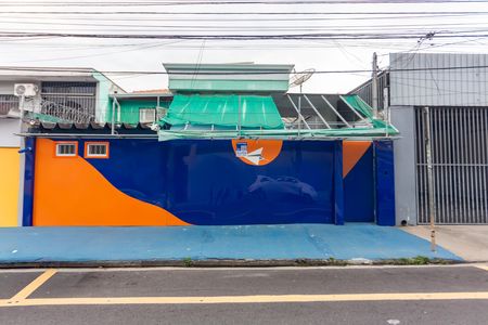 Casa para alugar com 300m², 3 quartos e 4 vagas Casa para alugar com 300m², 3 quartos e 4 vagasFachada