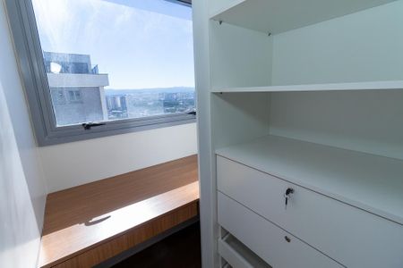 Apartamento à venda com 184m², 3 quartos e 3 vagas Apartamento à venda com 184m², 3 quartos e 3 vagasSuíte 1