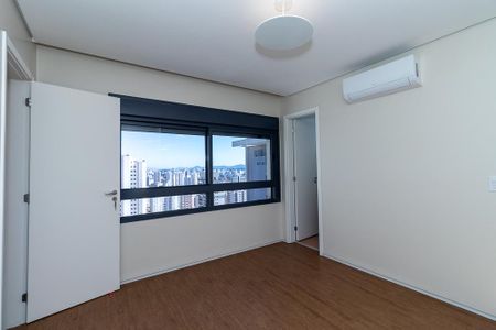 Apartamento à venda com 184m², 3 quartos e 3 vagas Apartamento à venda com 184m², 3 quartos e 3 vagasSuíte 1