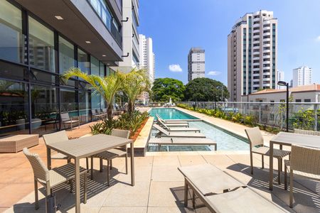 Apartamento à venda com 184m², 3 quartos e 3 vagas Apartamento à venda com 184m², 3 quartos e 3 vagasÁrea comum - Piscina