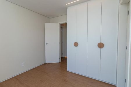 Apartamento à venda com 184m², 3 quartos e 3 vagas Apartamento à venda com 184m², 3 quartos e 3 vagasSuíte 2