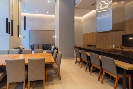 Apartamento à venda com 184m², 3 quartos e 3 vagas Apartamento à venda com 184m², 3 quartos e 3 vagasÁrea comum - Salão de festas