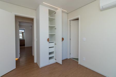 Apartamento à venda com 184m², 3 quartos e 3 vagas Apartamento à venda com 184m², 3 quartos e 3 vagasSuíte 2