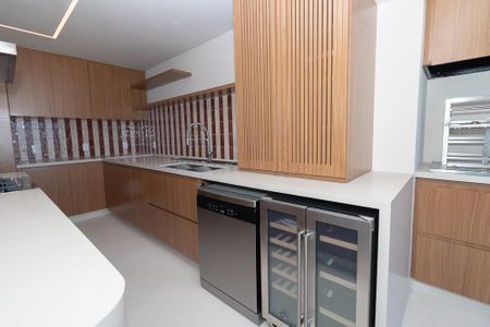 Apartamento à venda com 184m², 3 quartos e 3 vagas Apartamento à venda com 184m², 3 quartos e 3 vagasCozinha