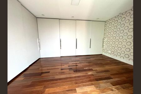 Apartamento à venda com 220m², 3 quartos e 4 vagas