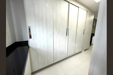 Apartamento à venda com 220m², 3 quartos e 4 vagas
