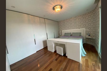 Apartamento à venda com 220m², 3 quartos e 4 vagas