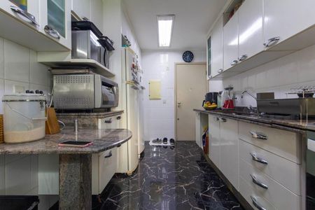 Apartamento à venda com 126m², 3 quartos e 3 vagasCozinha