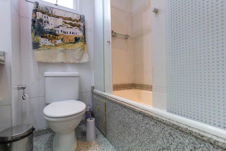 Apartamento à venda com 126m², 3 quartos e 3 vagasBanheiro 2