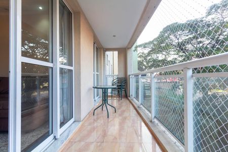 Apartamento à venda com 126m², 3 quartos e 3 vagasVaranda