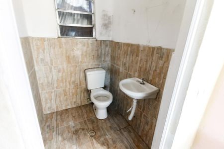 Casa para alugar com 37m², 1 quarto e sem vaga Casa para alugar com 37m², 1 quarto e sem vagaBanheiro