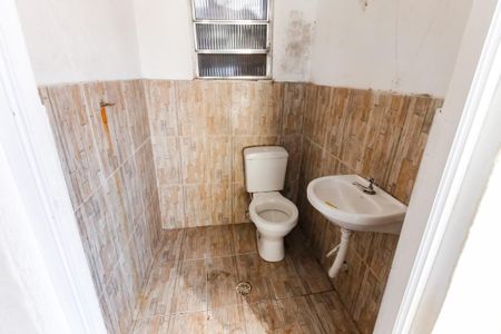 Banheiro de casa para alugar com 1 quarto, 37m² em Parque Arariba, São Paulo