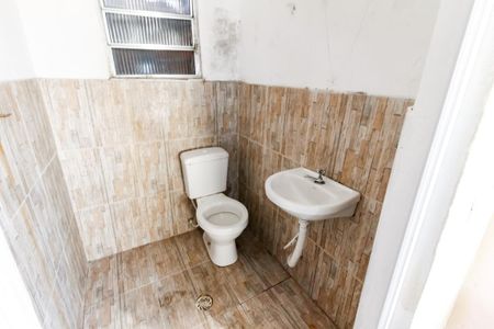 Banheiro de casa para alugar com 1 quarto, 37m² em Parque Arariba, São Paulo