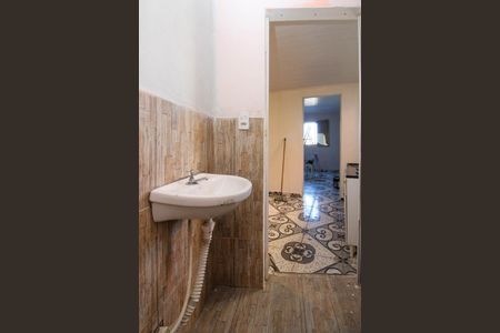 Banheiro  de casa para alugar com 1 quarto, 36m² em Parque Arariba, São Paulo