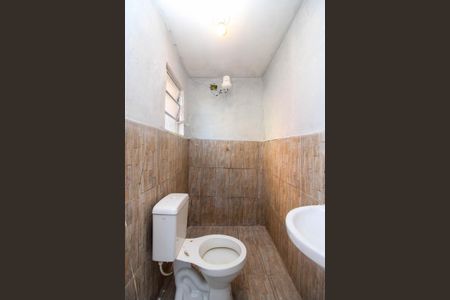 Banheiro  de casa para alugar com 1 quarto, 36m² em Parque Arariba, São Paulo