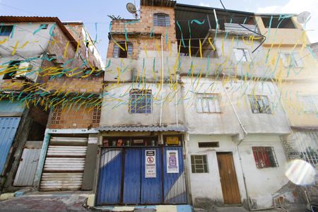 Fachada de casa à venda com 2 quartos, 200m² em Vista Alegre, Belo Horizonte