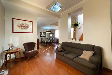 Casa à venda com 8 quartos, 350m² em Barroca, Belo Horizonte
